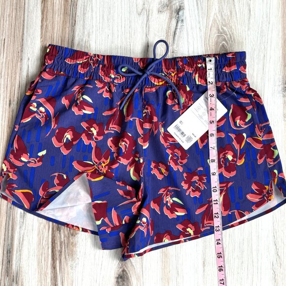 Athleta Women's Floral Print Crossroads Short Size Medium NWT - Picture 9 of 9